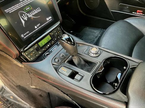 Used 2018 Maserati GranTurismo Sport RWD image 17