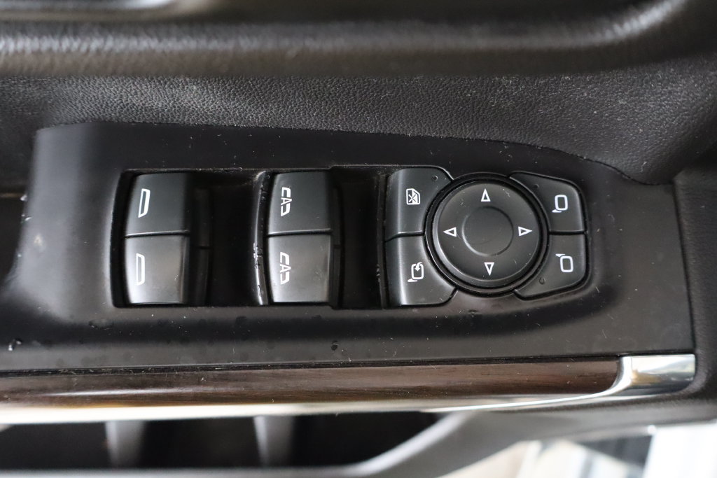 Used 2019 GMC Sierra 1500 SLT w/ SLT Premium Plus Package AWD/4WD image 16