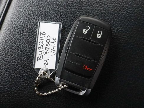 Used 2024 RAM 2500 Big Horn image 33