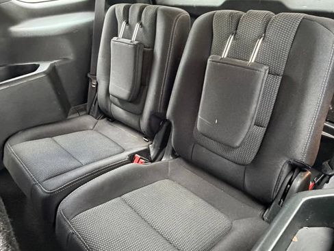 Used 2019 Ford Explorer XLT FWD image 11