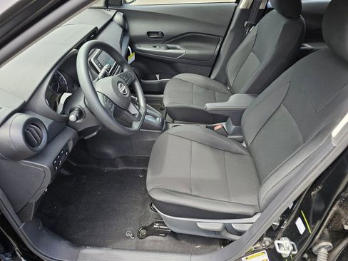 New 2025 Nissan Kicks Play S image 7