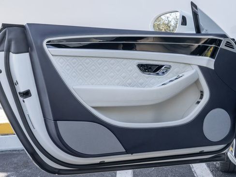 Used 2020 Bentley Continental GT image 24