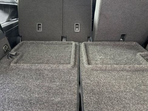 Used 2022 Volkswagen Tiguan SE R-Line image 14