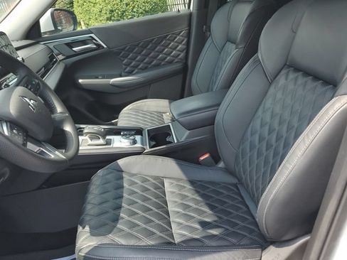 Used 2024 Mitsubishi Outlander SEL AWD/4WD image 17