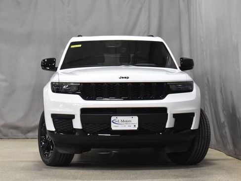 New 2025 Jeep Grand Cherokee L Altitude image 5