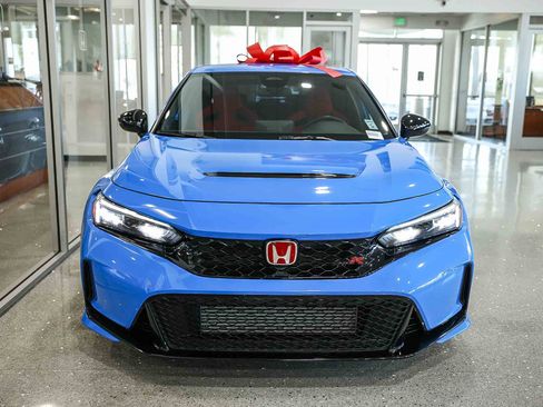 Used 2024 Honda Civic Type R image 2