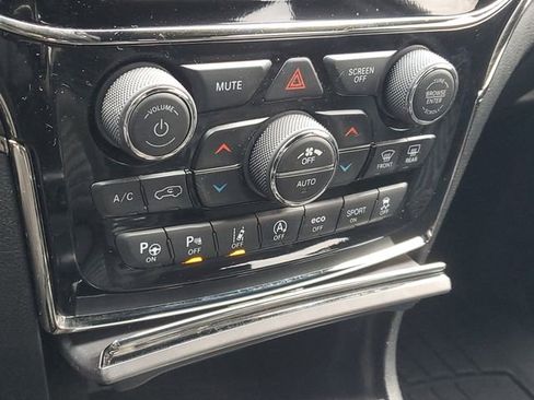 Used 2019 Jeep Grand Cherokee Limited X image 5