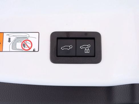 Used 2024 Toyota Prius Limited image 44