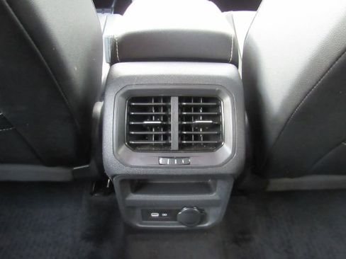Used 2022 Volkswagen Tiguan SE R-Line image 26