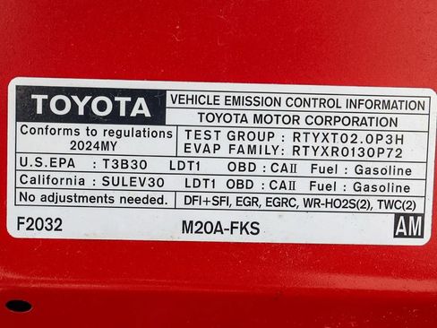 Used 2024 Toyota Corolla Cross XLE w/ Convenience Package FWD image 33