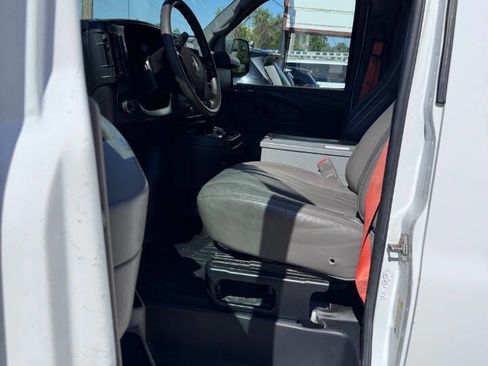Used 2013 Chevrolet Express 2500 image 12