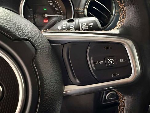 Used 2022 Jeep Wrangler Unlimited Sahara AWD/4WD image 19