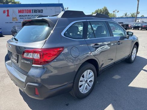 Used 2019 Subaru Outback 2.5i AWD/4WD image 4