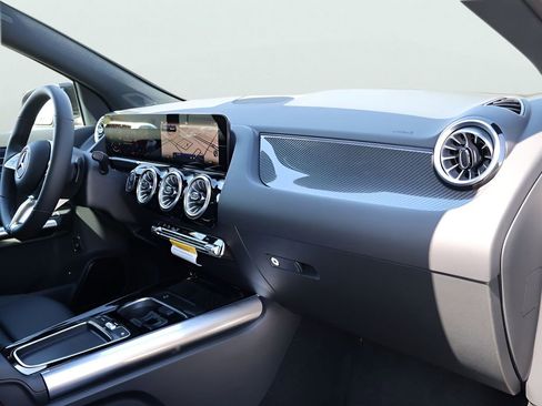 New 2026 Mercedes-Benz GLA 250 4MATIC image 9