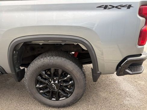 Used 2025 Chevrolet Silverado 2500 Custom w/ Custom Value Package image 8