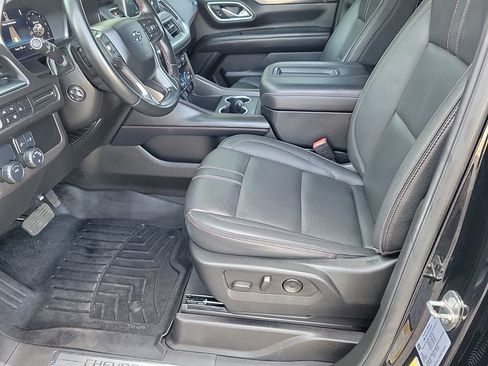 Used 2024 Chevrolet Suburban RST w/ Luxury Package RWD image 12