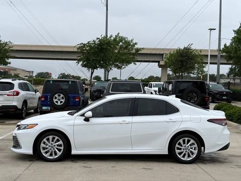 Used 2023 Toyota Camry LE FWD image 9