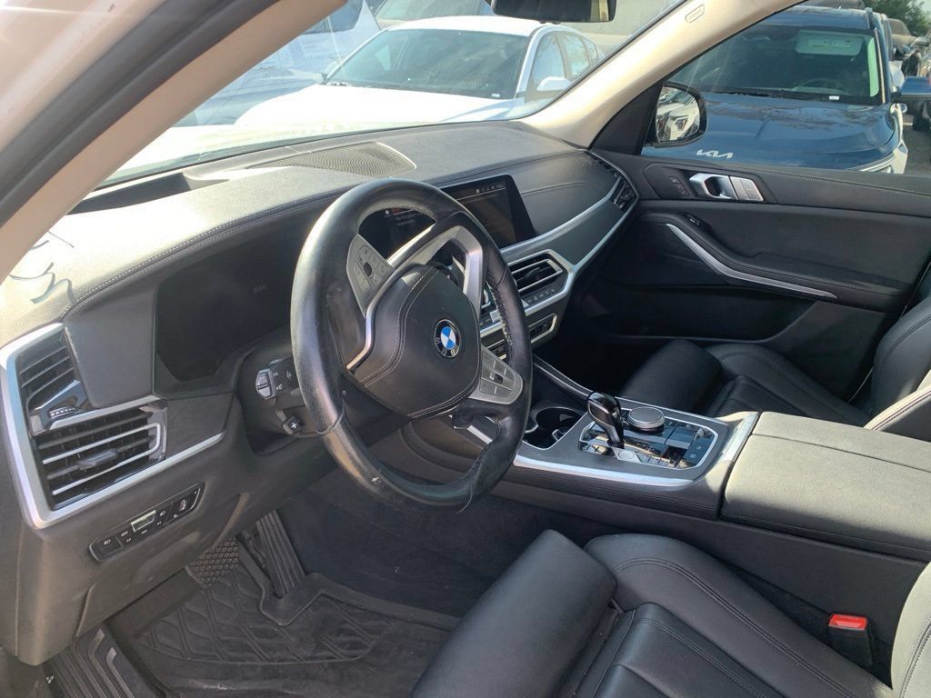Used 2022 BMW X7 xDrive40i w/ Premium Package AWD/4WD image 12