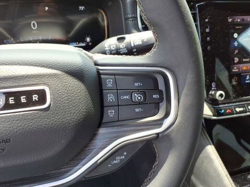 Used 2024 Jeep Wagoneer Series II AWD/4WD image 19