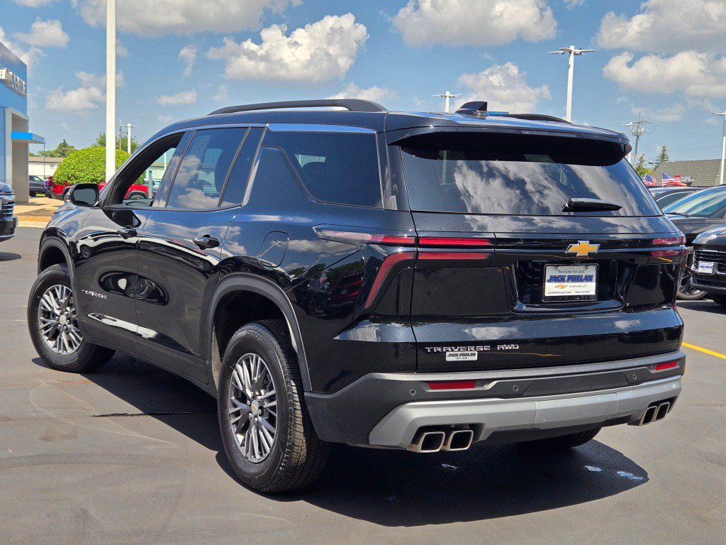 Certified 2026 Chevrolet Traverse LT AWD/4WD image 17
