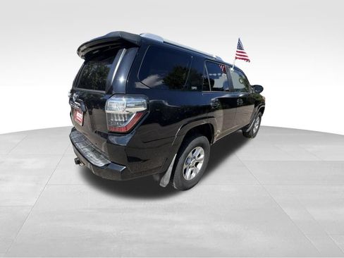 Used 2015 Toyota 4Runner SR5 AWD/4WD image 7