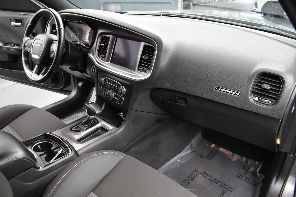 Used 2022 Dodge Charger R/T w/ Blacktop Package RWD image 7