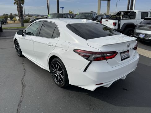 Used 2023 Toyota Camry SE image 8