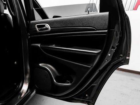 Used 2021 Jeep Grand Cherokee Limited image 46