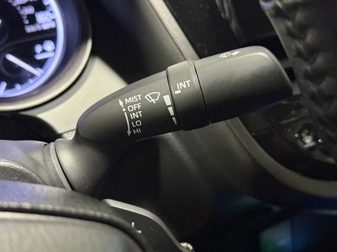 Used 2022 Toyota Camry SE FWD image 27
