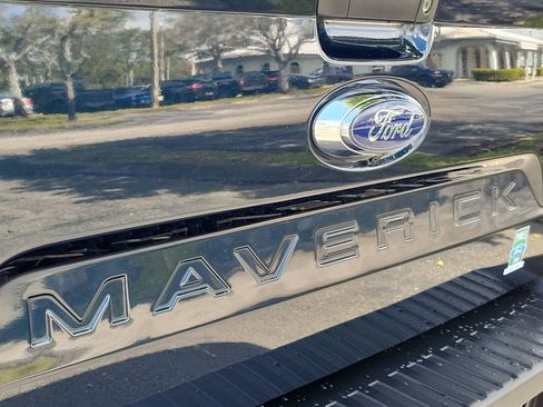 Used 2023 Ford Maverick Lariat image 6