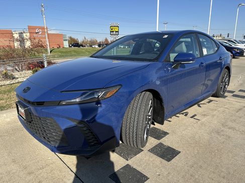 New 2026 Toyota Camry SE w/ Convenience Package image 3