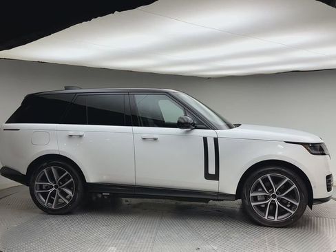 New 2026 Land Rover Range Rover SE image 9