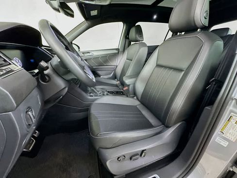 Used 2023 Volkswagen Tiguan SE R-Line image 13