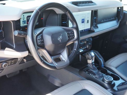 Used 2023 Ford Bronco Wildtrak AWD/4WD image 9