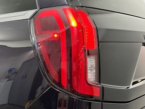 Used 2025 Ford Expedition Active image 36