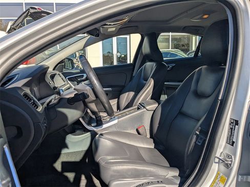 Used 2015 Volvo S60 T5 Platinum image 4