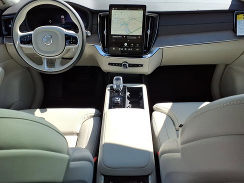 New 2026 Volvo XC90 T8 Ultra w/ Protection Package Premier image 8