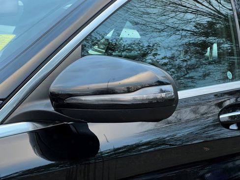 Used 2018 Mercedes-Benz C 300 4MATIC Sedan image 4