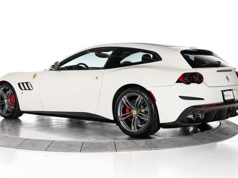 Used 2019 Ferrari GTC4Lusso AWD/4WD image 7