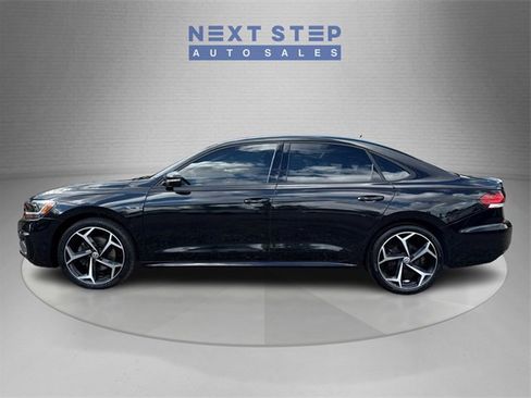 Used 2020 Volkswagen Passat 2.0T R-Line image 4
