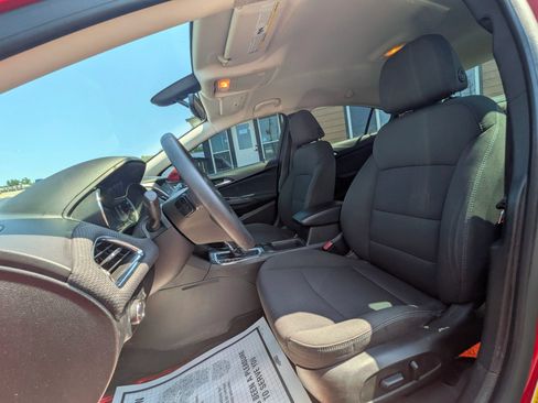 Used 2017 Chevrolet Cruze LT w/ Convenience Package FWD image 14