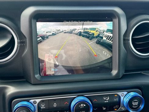 Used 2023 Jeep Wrangler Unlimited Sahara w/ Cold Weather Group AWD/4WD image 15