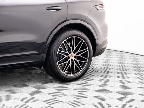 New 2026 Porsche Cayenne AWD/4WD image 33