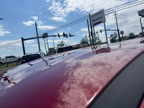 Used 2025 Nissan Rogue SV FWD image 9