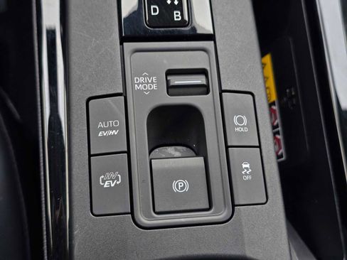 Used 2026 Toyota Prius Plug-In Hybrid image 36