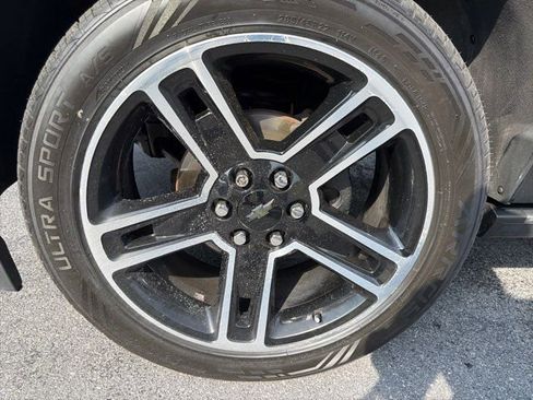 Used 2017 Chevrolet Suburban Premier AWD/4WD image 7