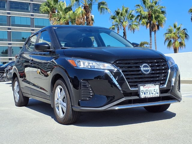 Certified 2025 Nissan Kicks Play S FWD image 29
