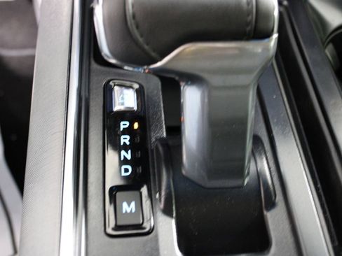 Used 2025 Ford F150 Platinum image 32