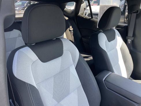 Used 2025 Chevrolet Trax RS w/ Driver Confidence Package FWD image 28