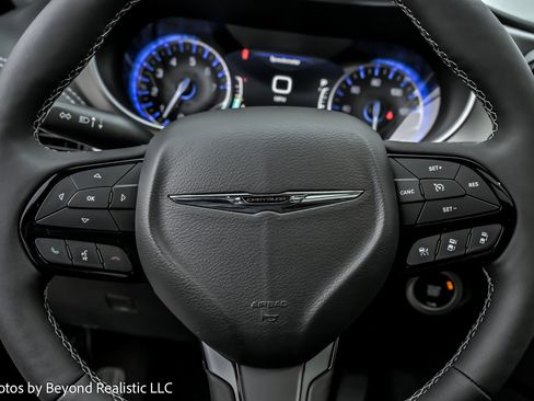 Used 2024 Chrysler Pacifica Limited w/ S Appearance Package image 33